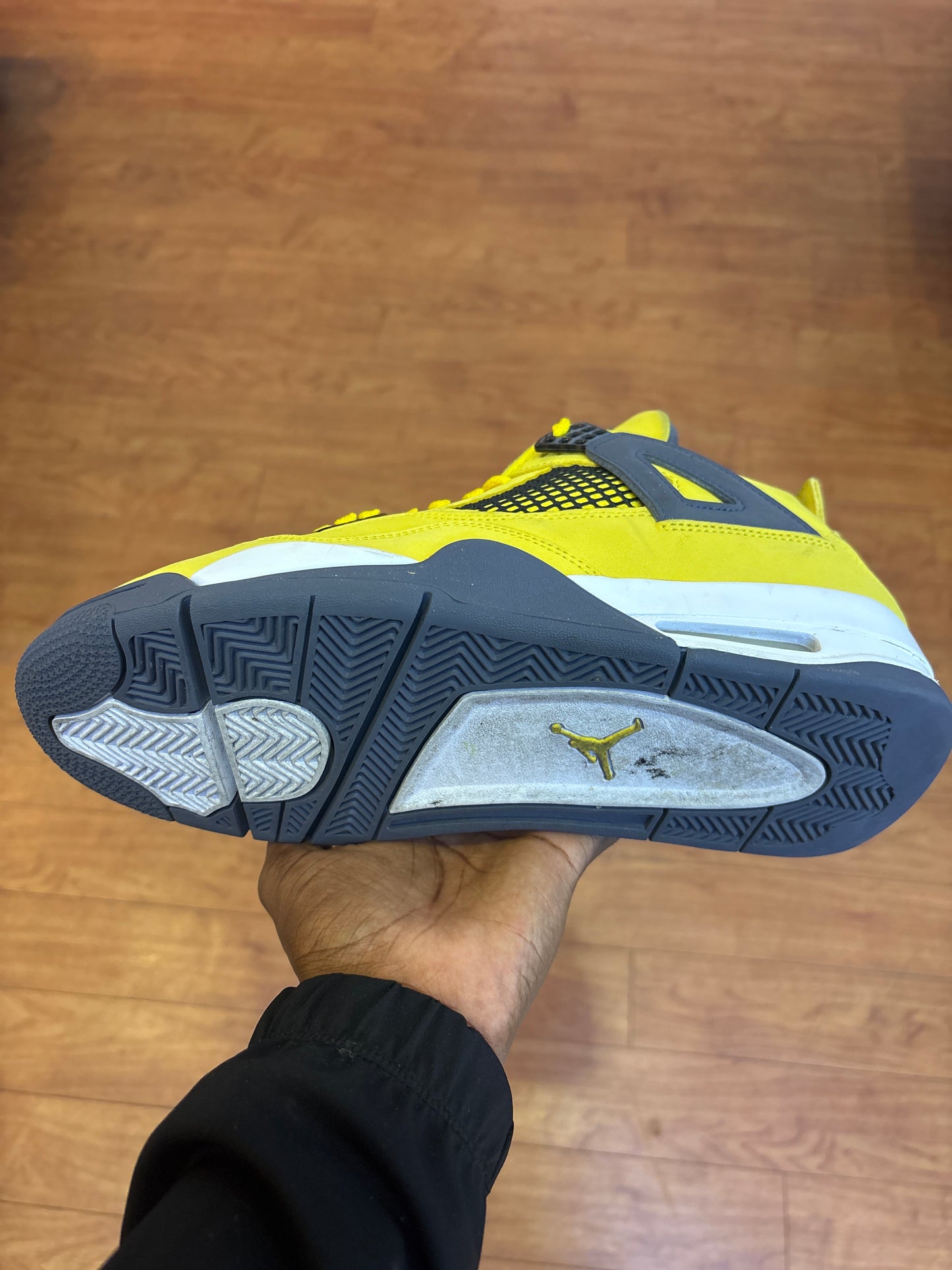 Jordan 4 Lightning (Used)