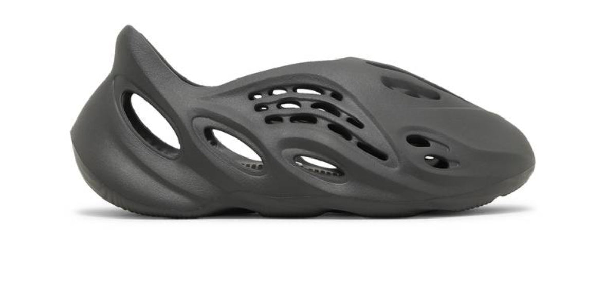 Yeezy Foam RNNR Carbon