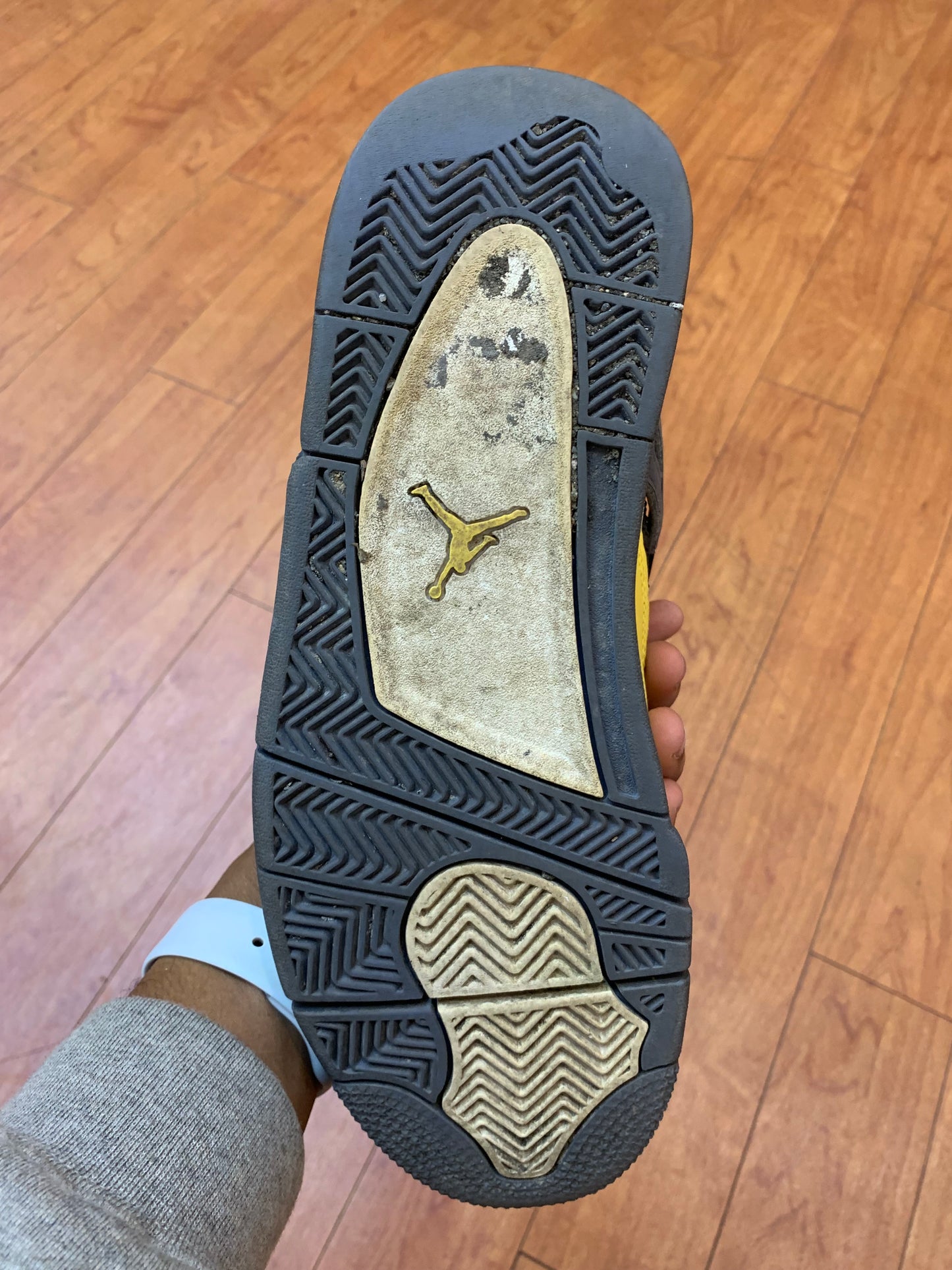 Jordan 4 Lightning (Used)