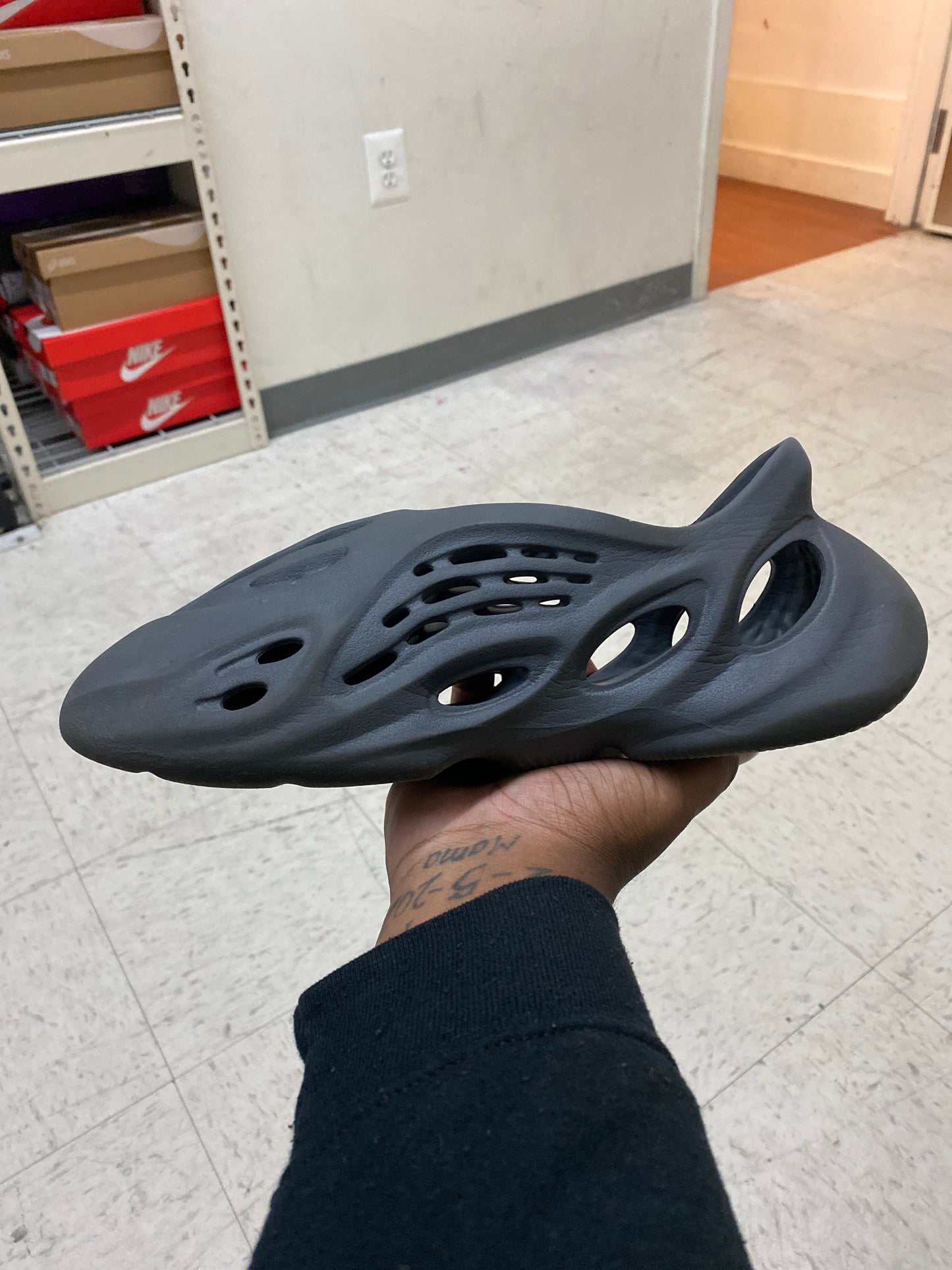 Yeezy Foam RNNR Onyx (Used)