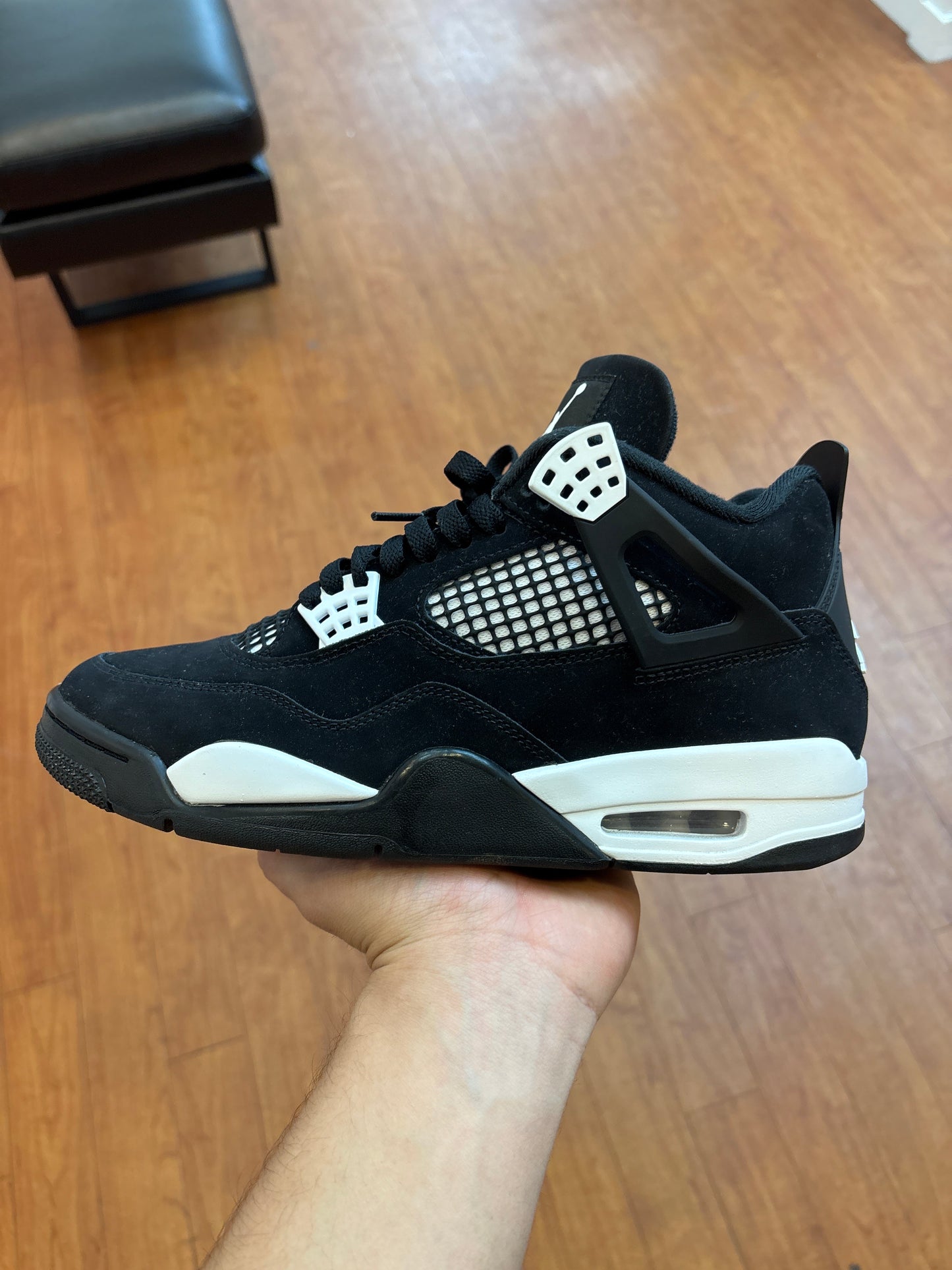 Jordan 4 White Thunder (Used)