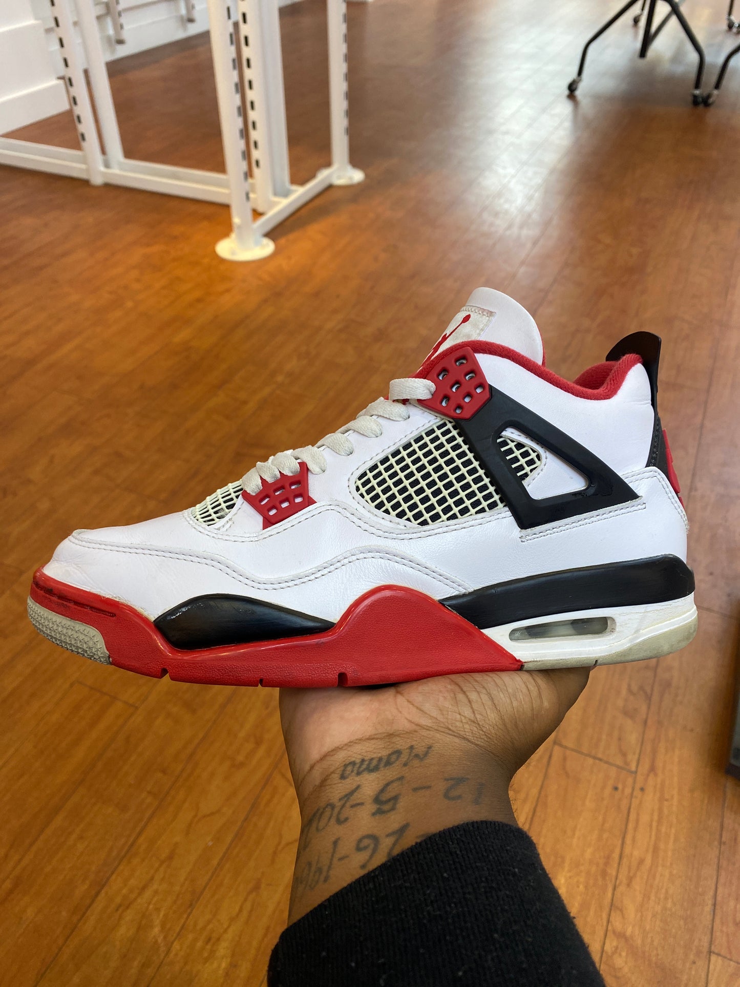 Jordan 4 Fire Red (Used)