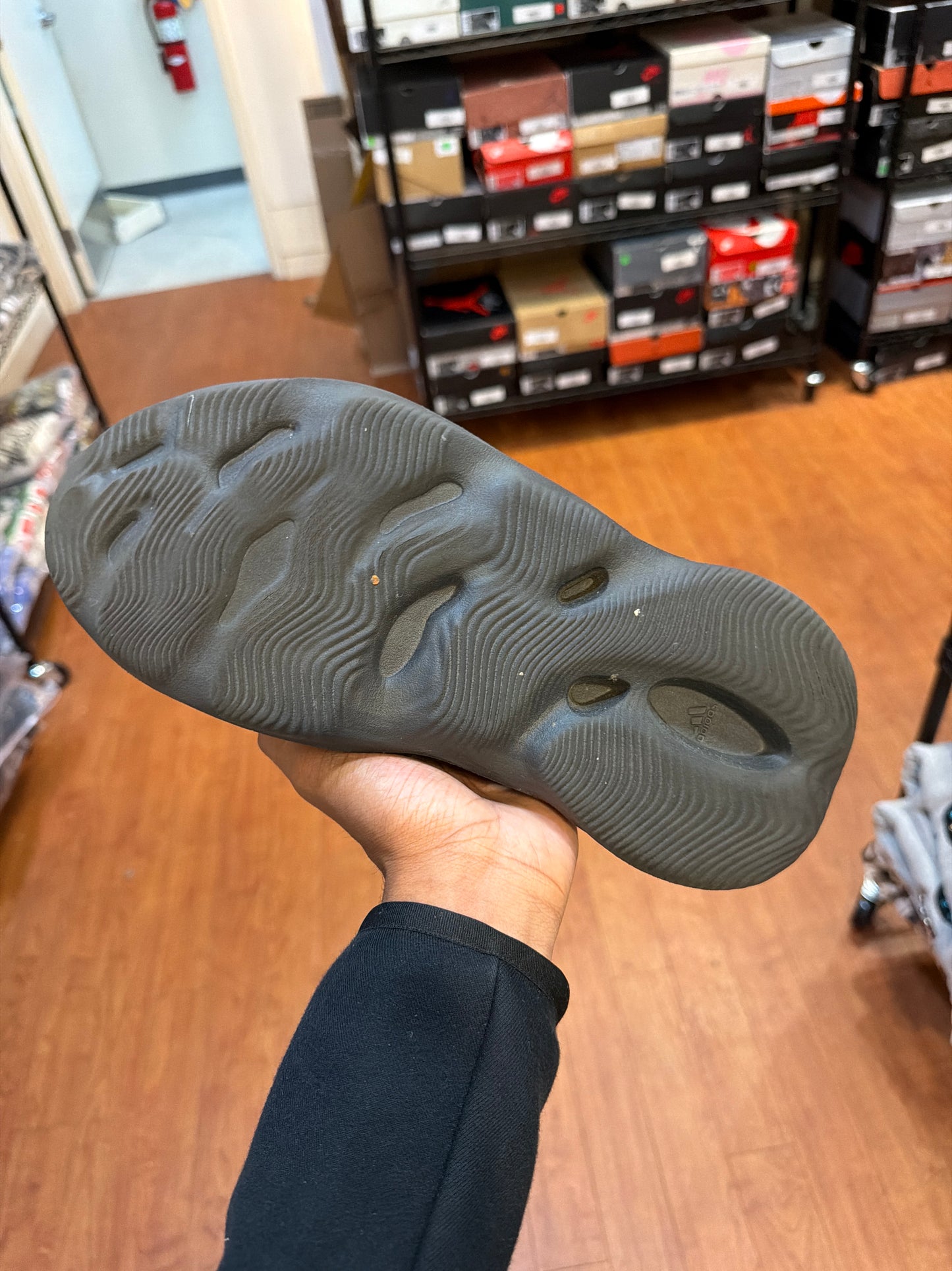 Yeezy Foam RNNR Carbon (Used)