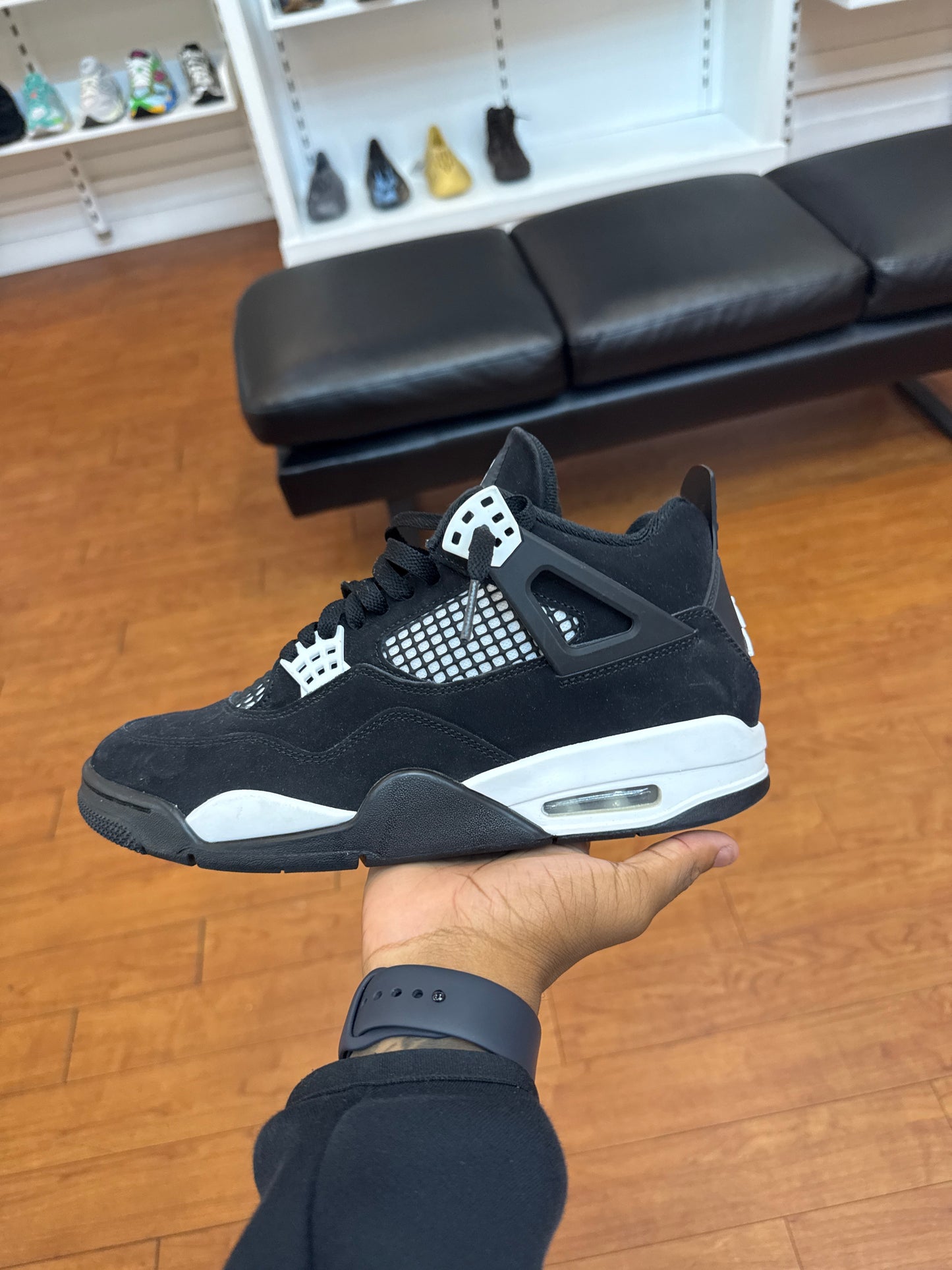 Jordan 4 White Thunder (Used)