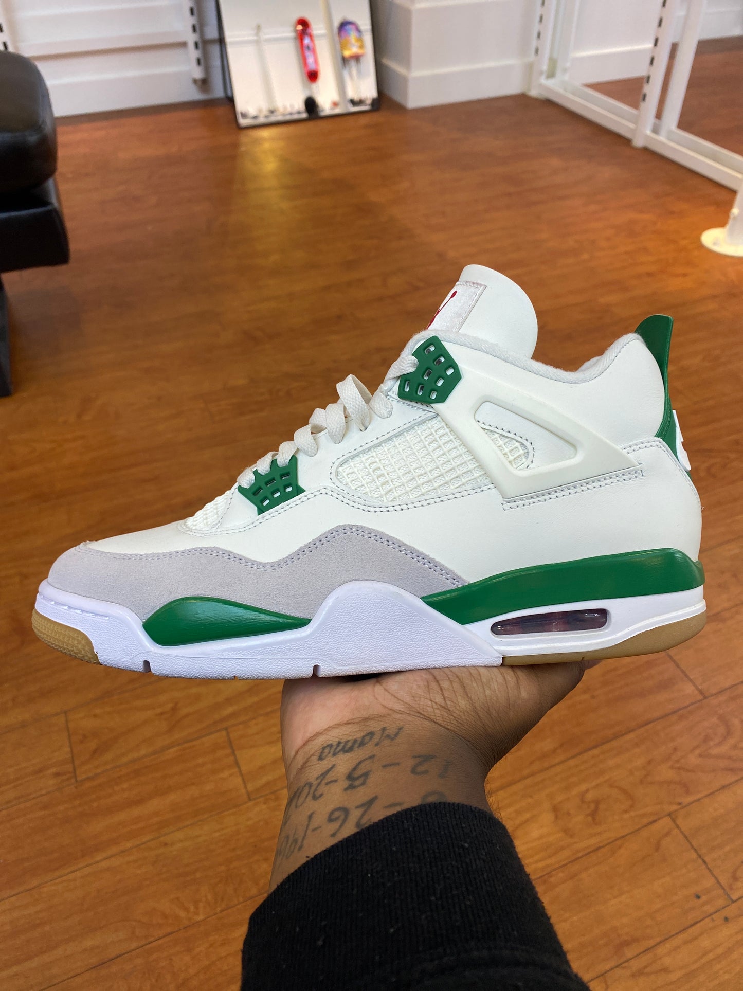 Jordan 4 SB Pine Green (Used)