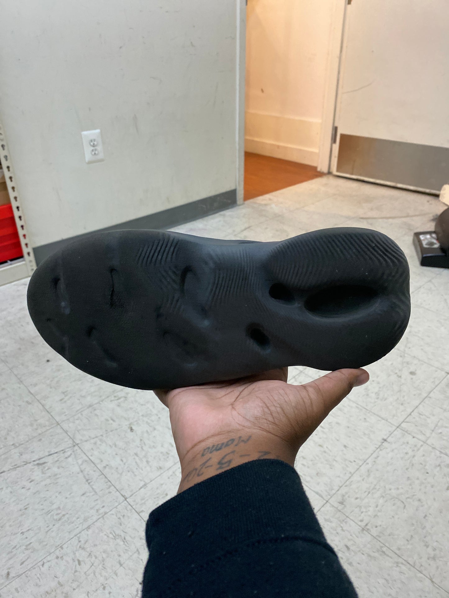 Yeezy Foam RNNR Onyx (Used)