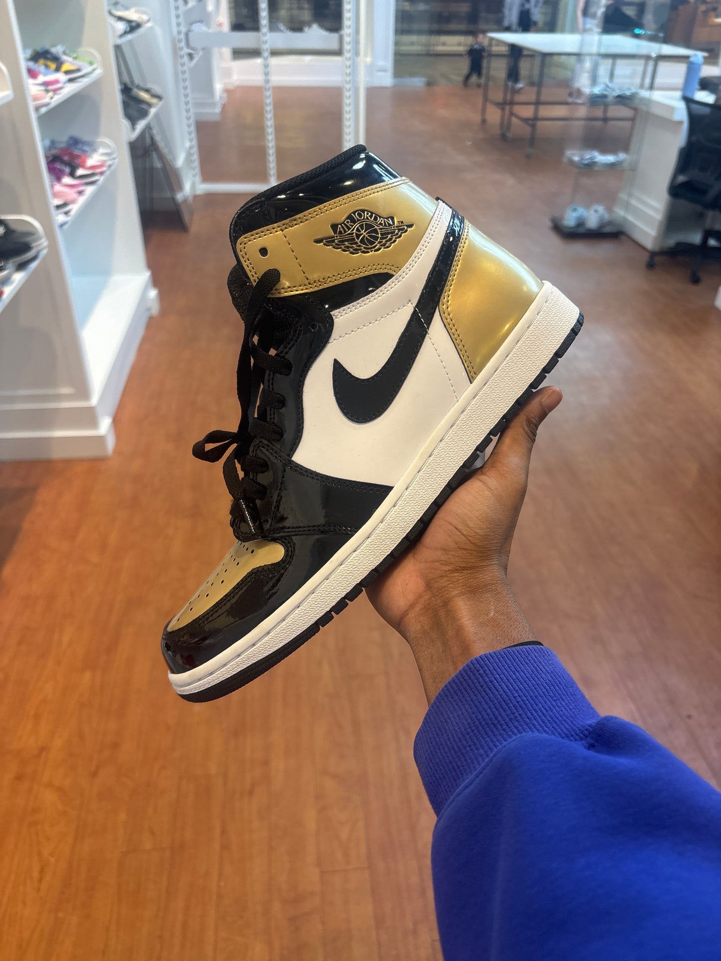 Jordan 1 High Gold Toe (Used)