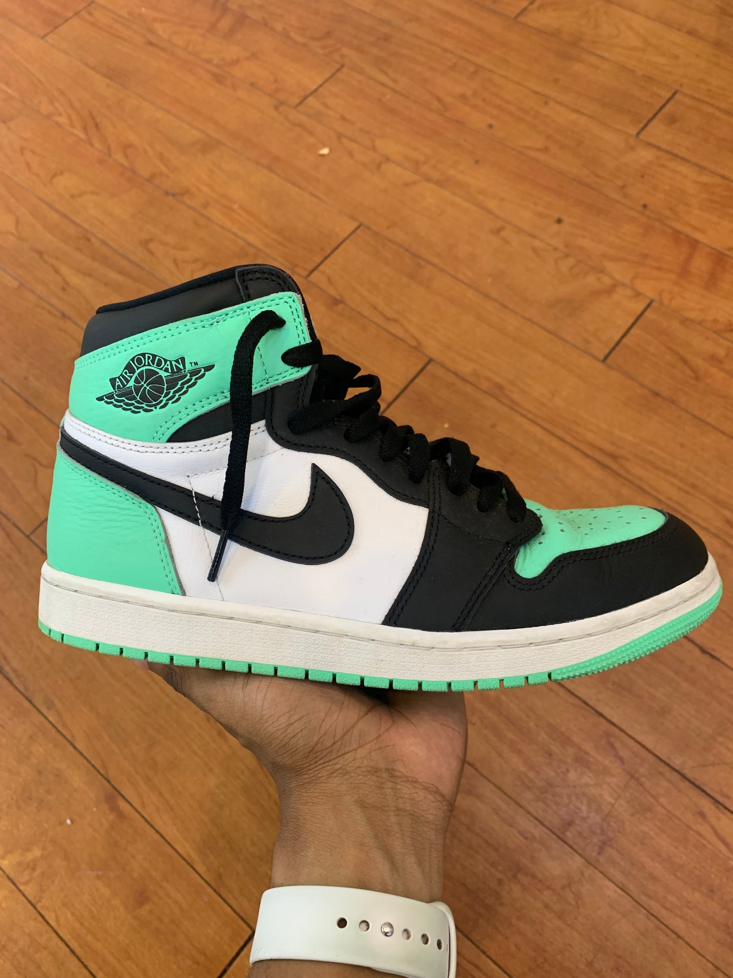 Jordan 1 High OG Green Glow (Used)