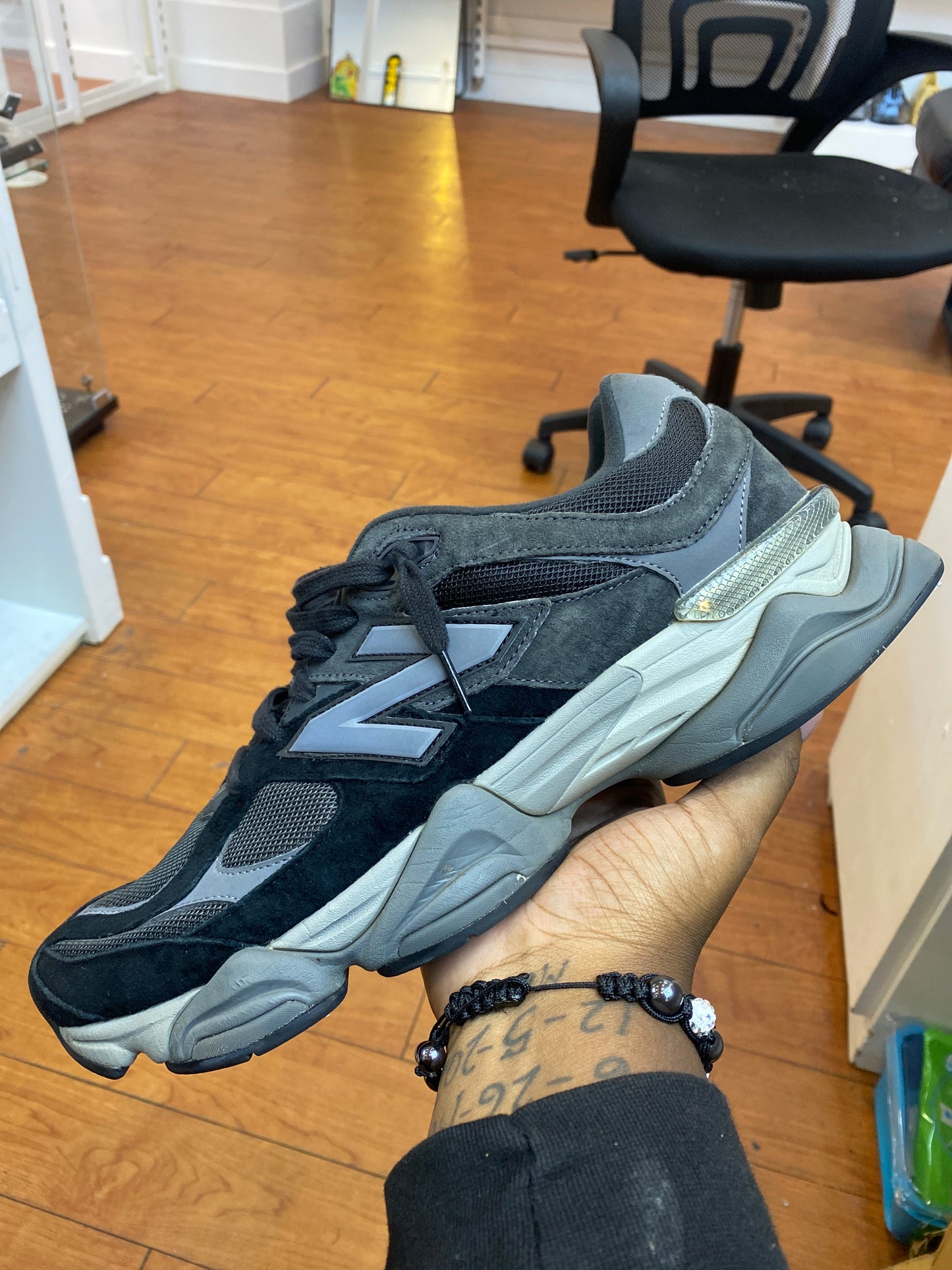 New Balance 9060 Castlerock (Used)