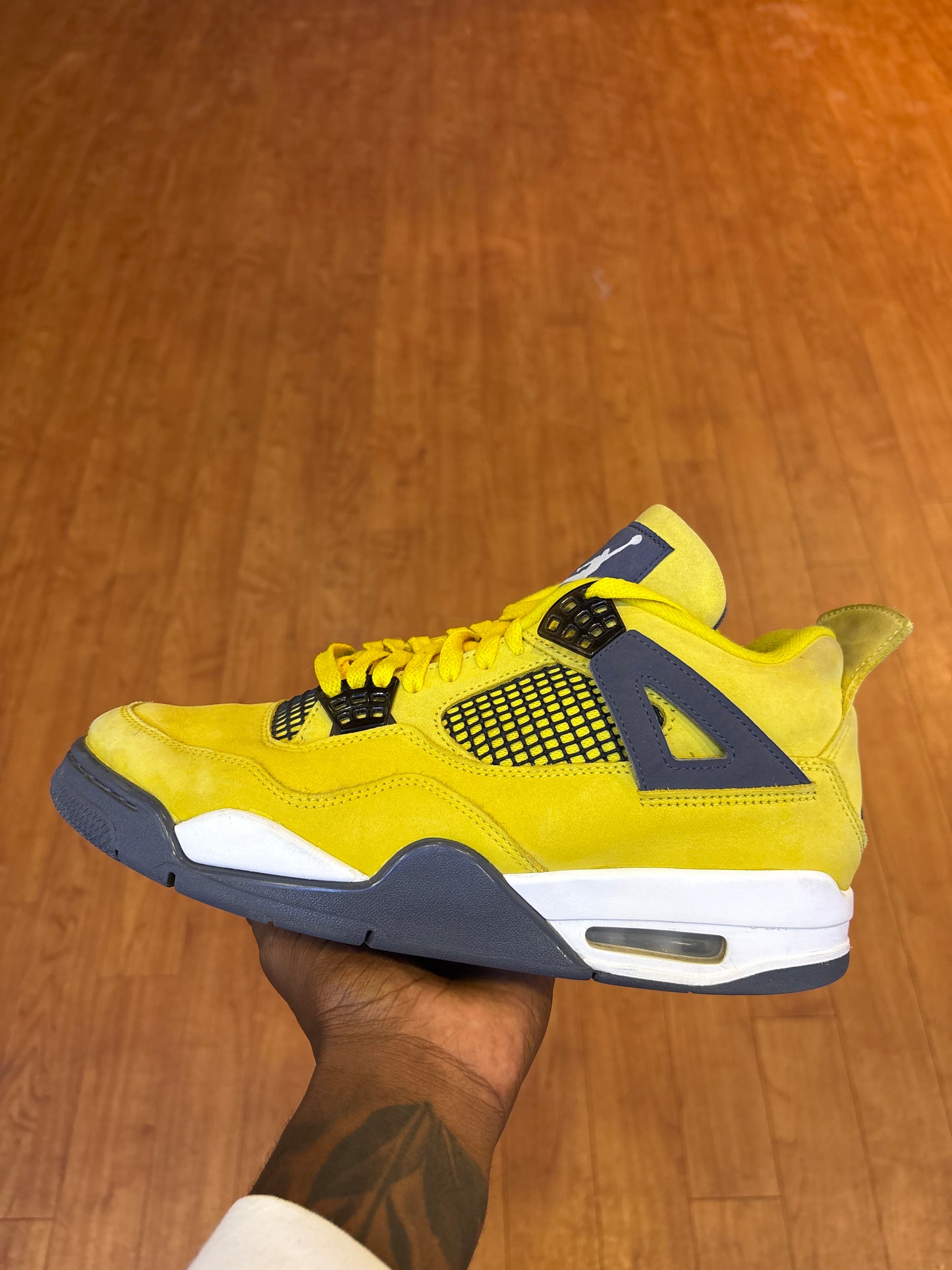 Jordan 4 Lightning (Used)