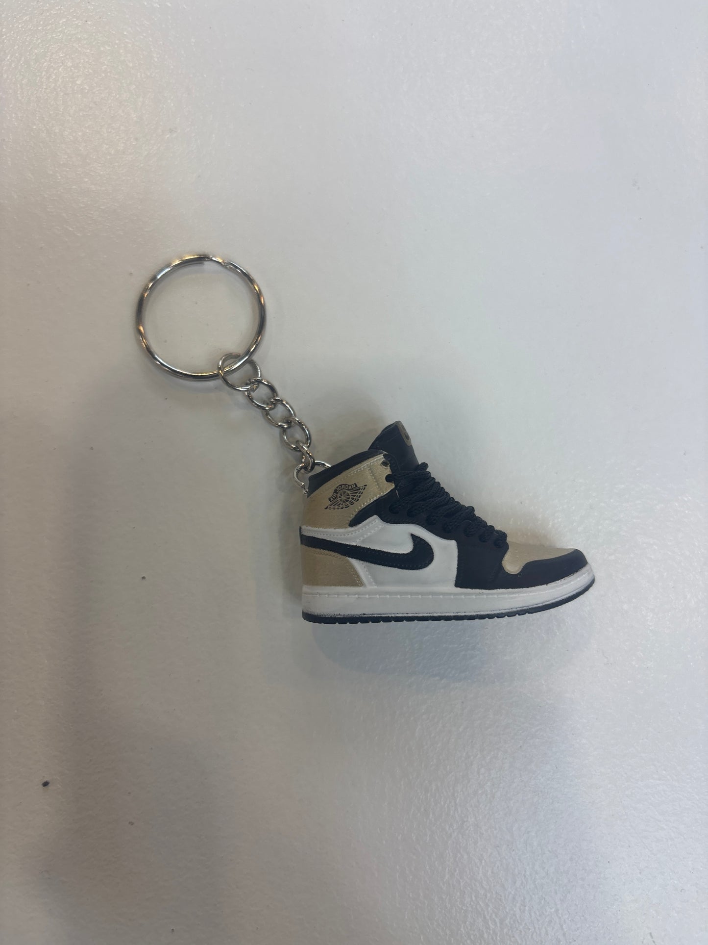 Jordan 1 High Gold Toe Keychain