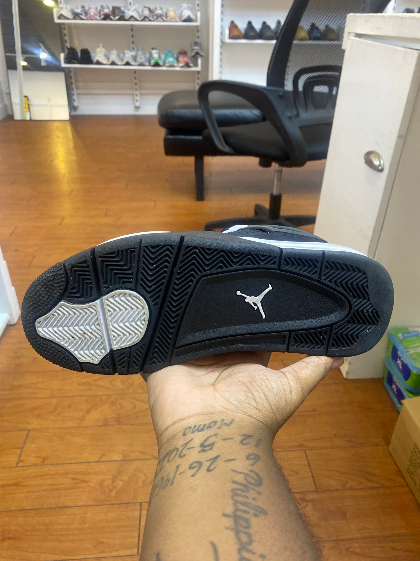 Jordan 4 White Thunder (Used)