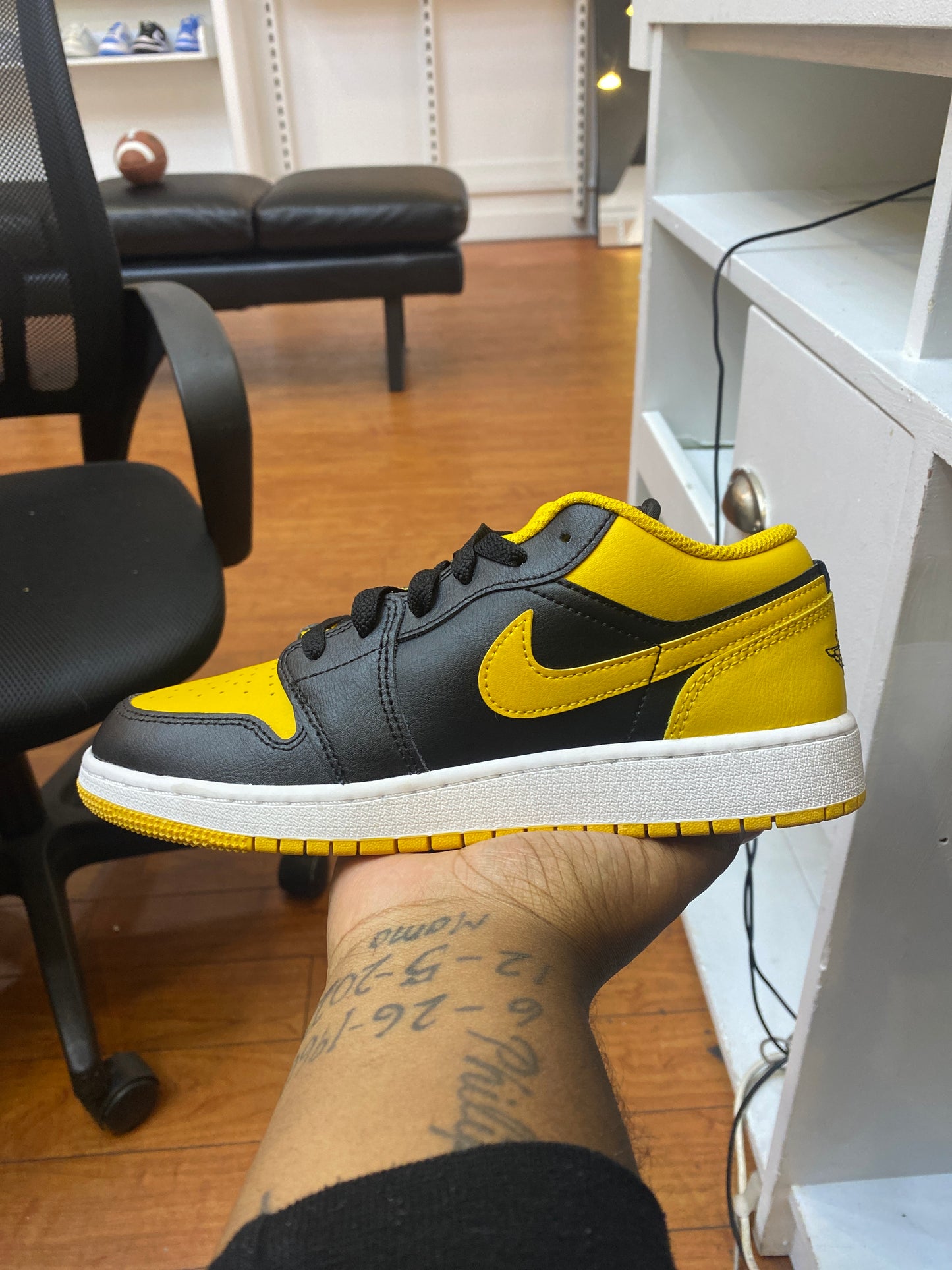 Jordan 1 Low Yellow Ochre GS (Used)