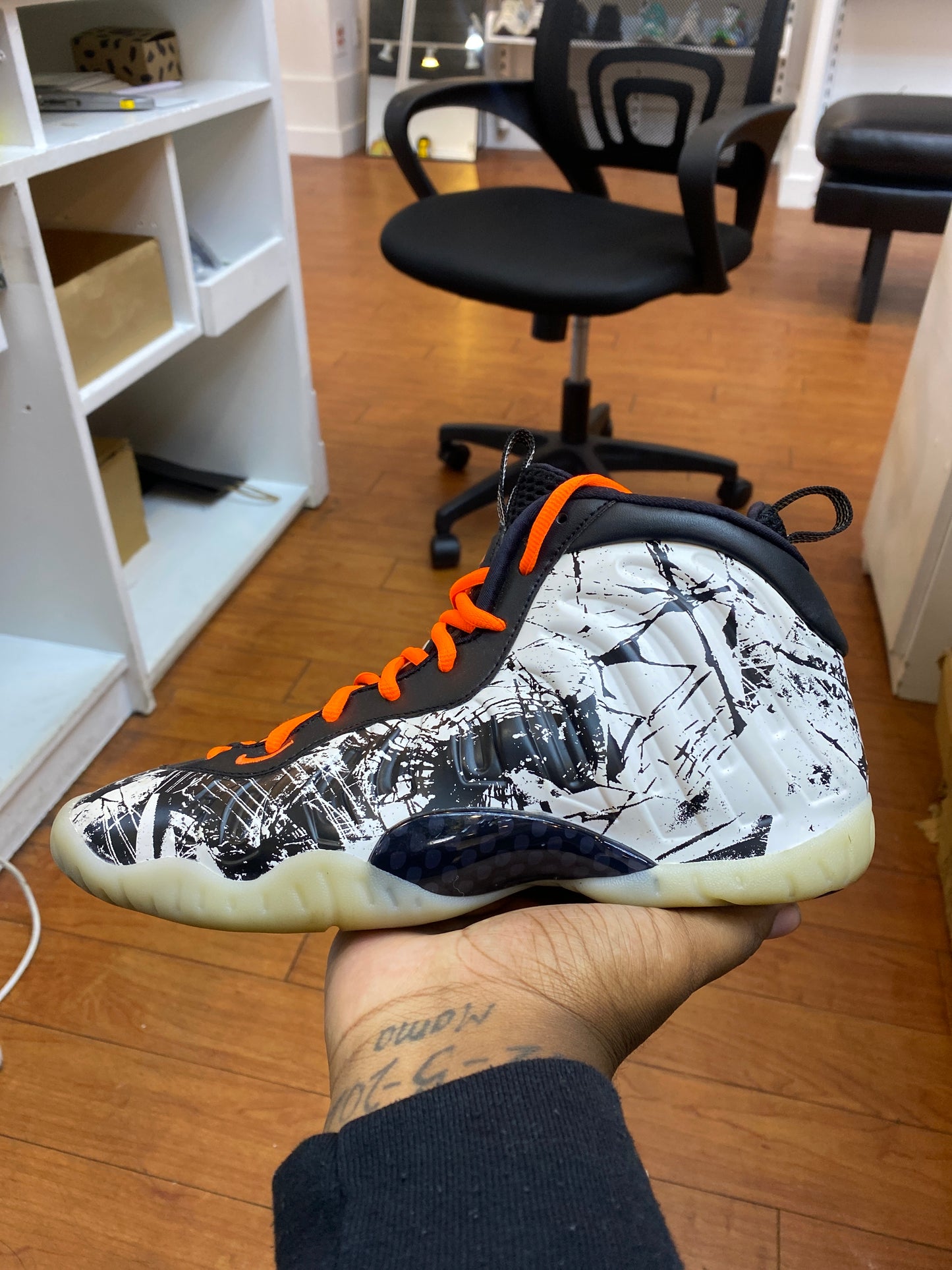 Air Foamposite Shattered Backboard (Used)