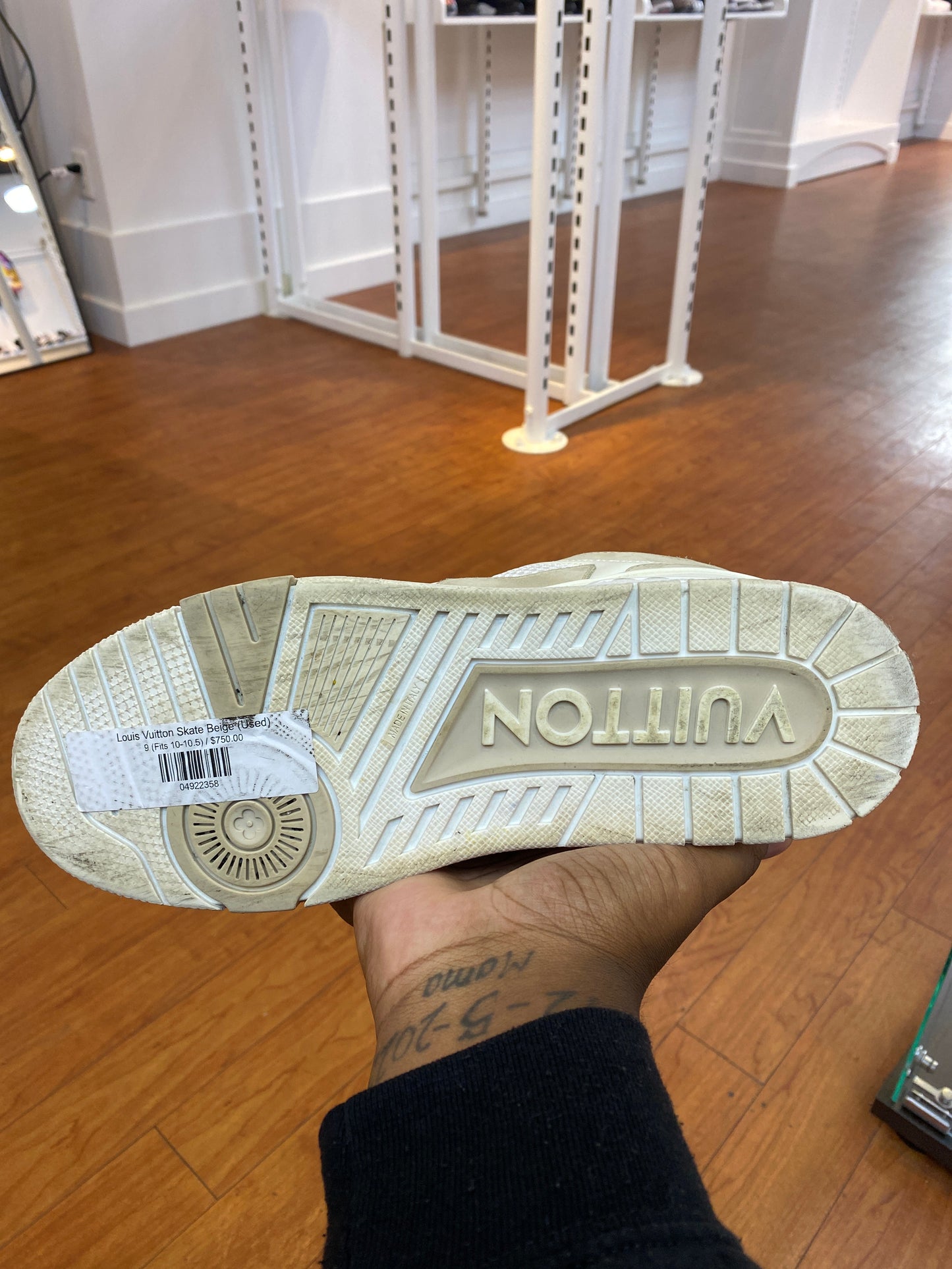 Louis Vuitton Skate Beige (Used)