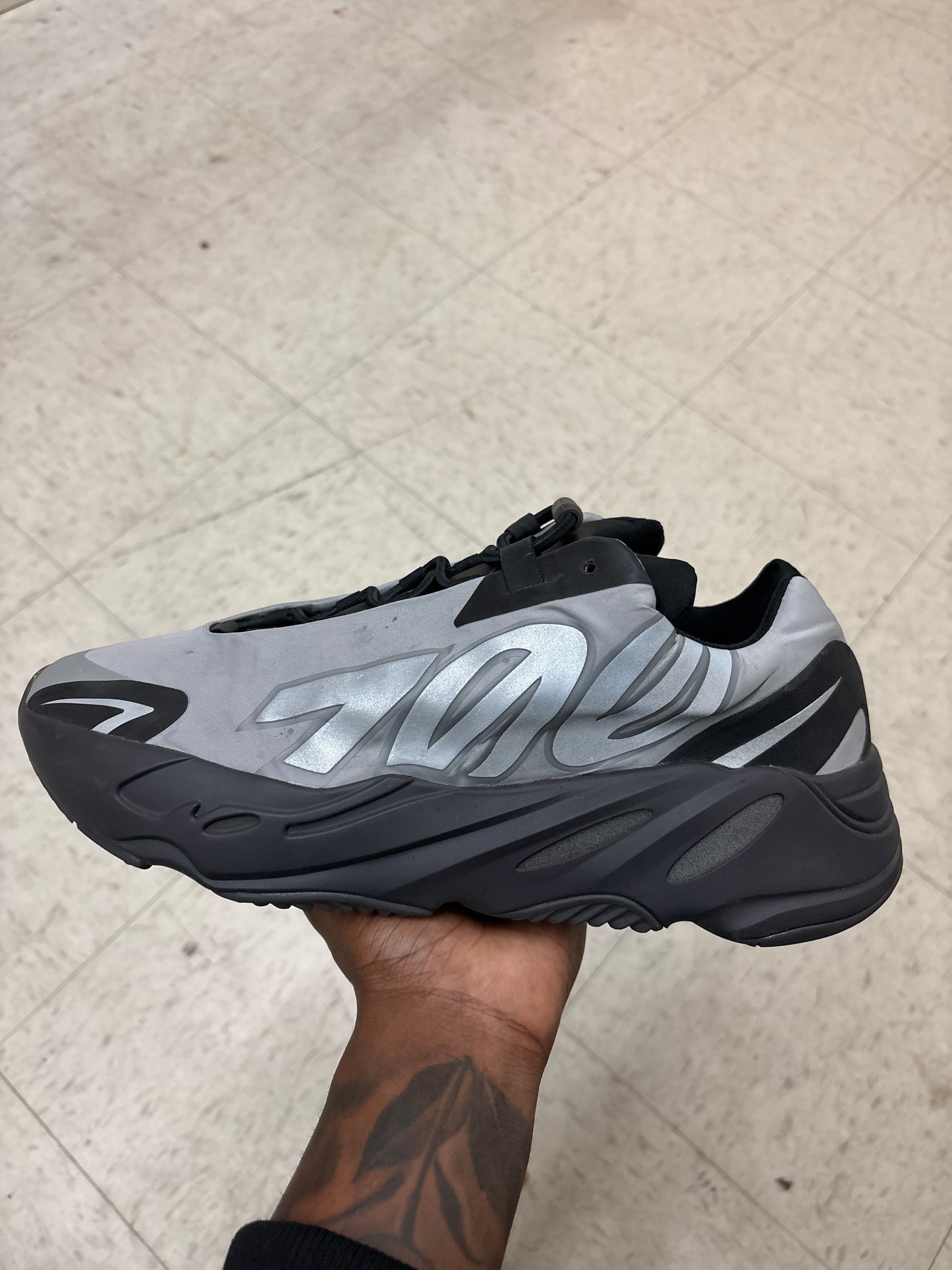 Yeezy 700 MNVN (Used)