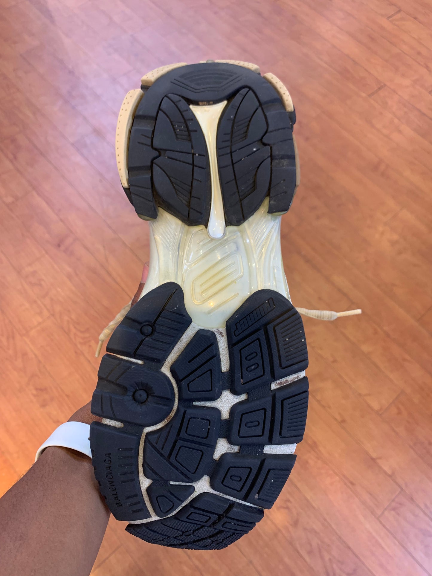 Balenciaga Runner Beige (Used)