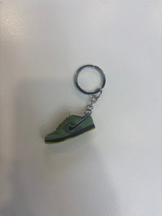 Nike Dunk SB Low Green Lobster Keychain