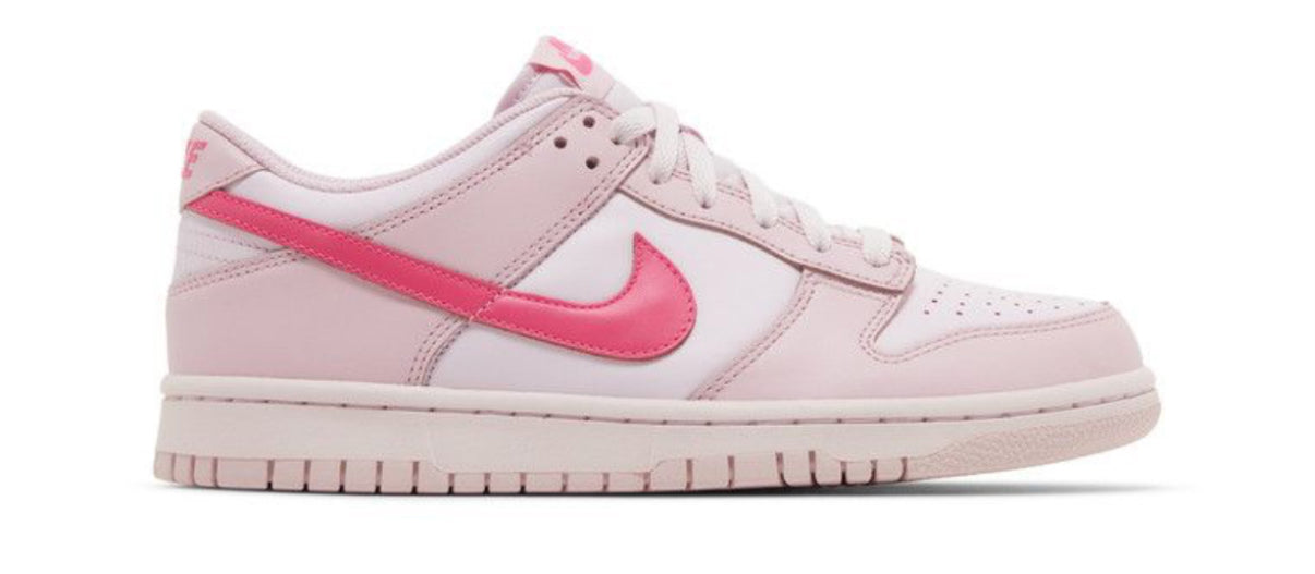 Nike Dunk Low Triple Pink