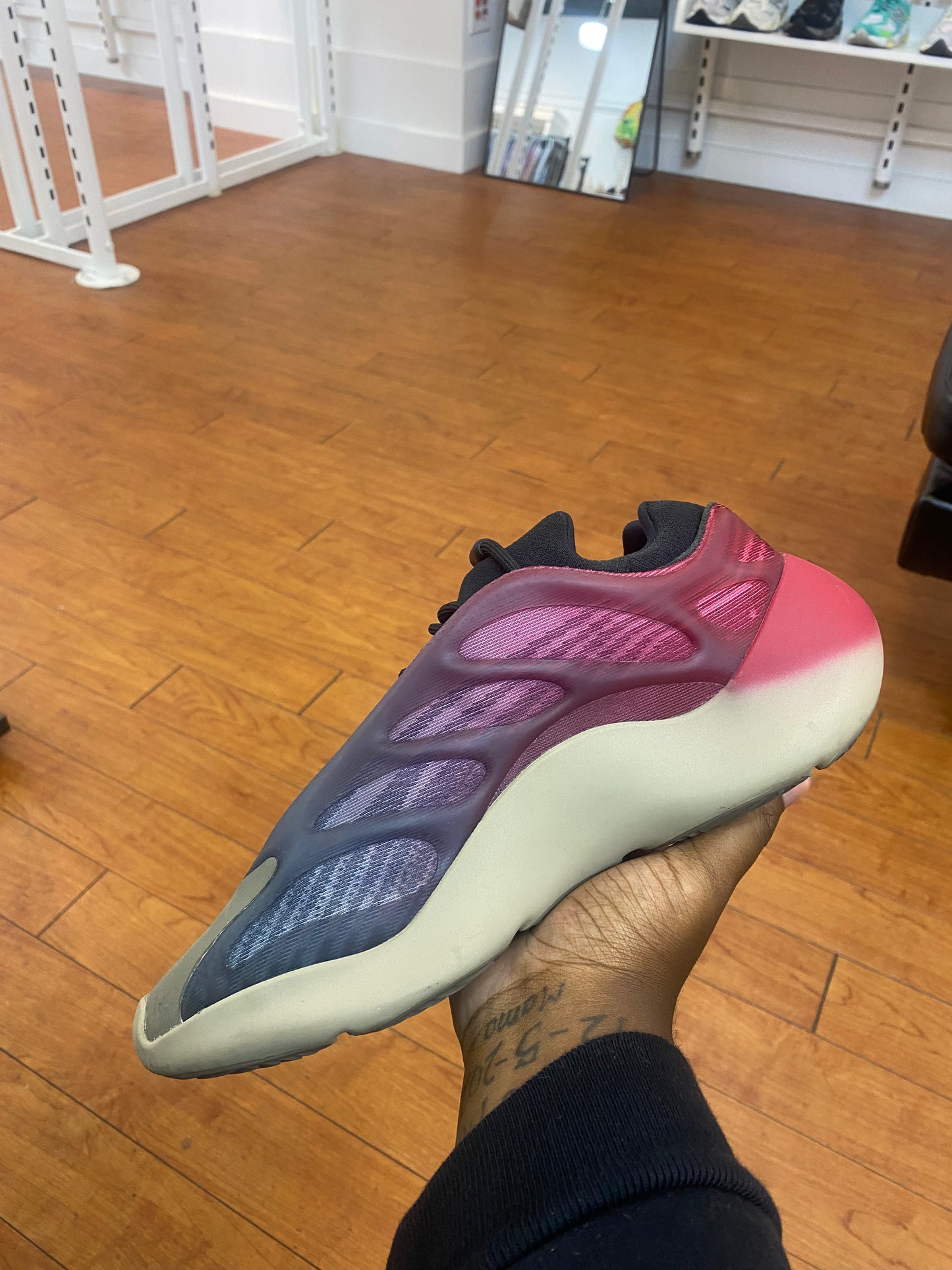 Yeezy 700 Fade Carbon (Used)