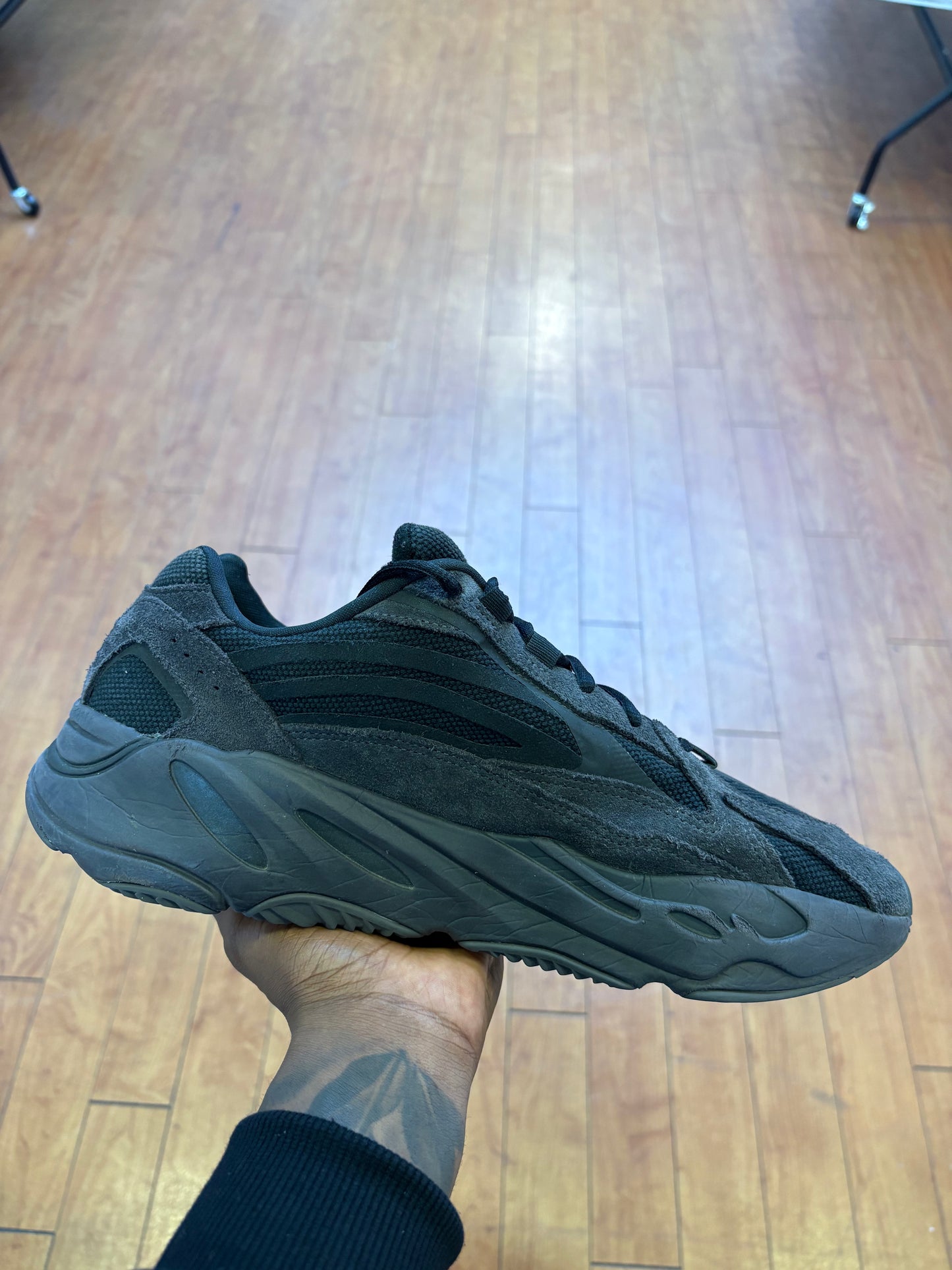 Yeezy Boost 700 V2 Vanta (Used)