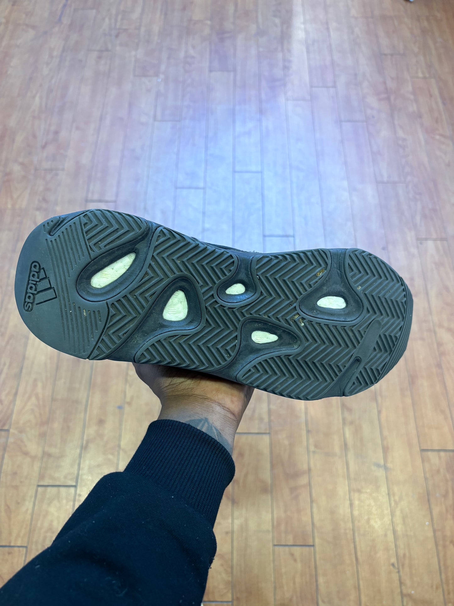 Yeezy Boost 700 V2 Vanta (Used)