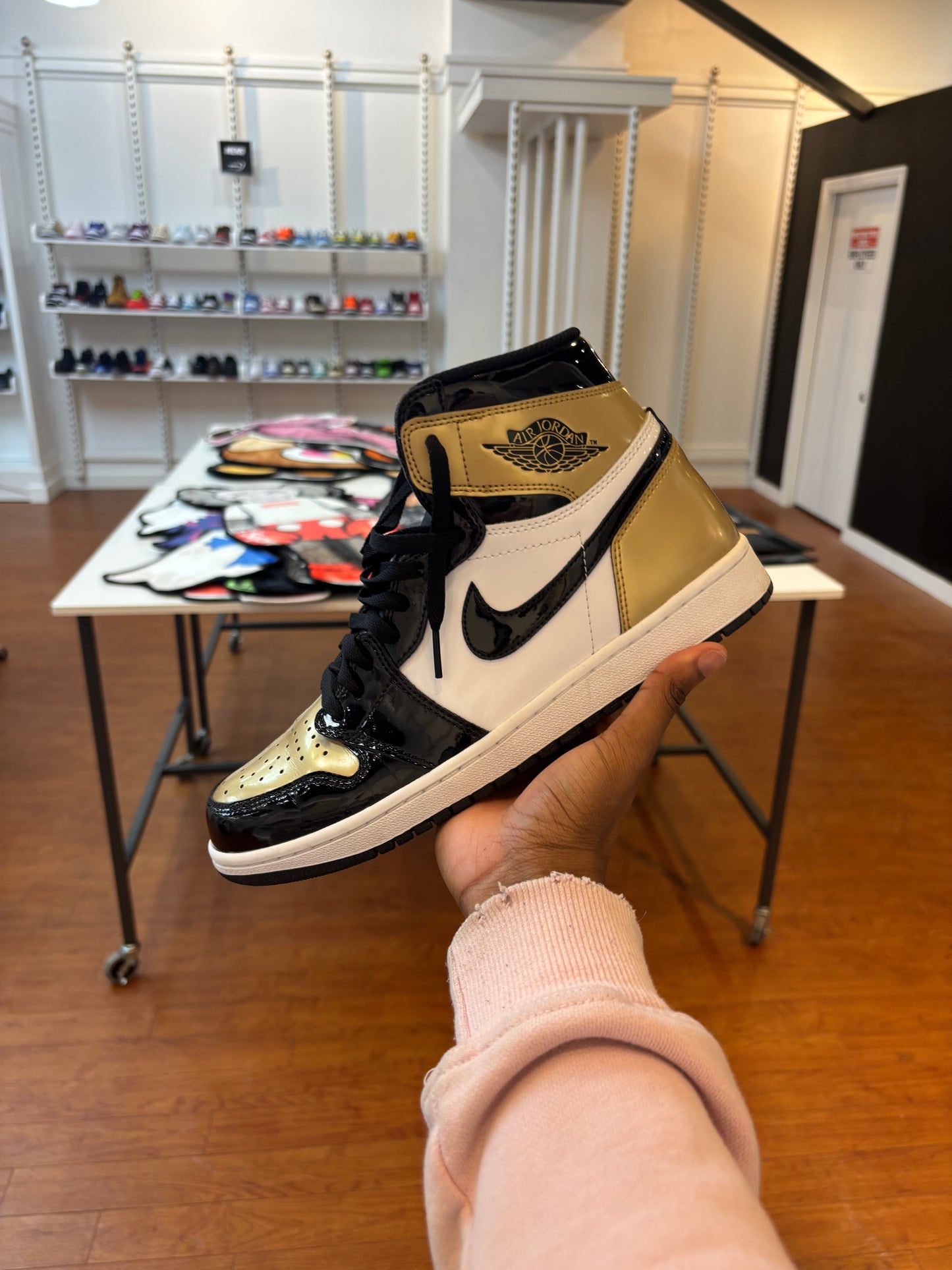 Jordan 1 High Gold Toe (Used)